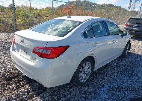 2017 Subaru Legacy 2.5I Premium z USA, uszkodzony, nr VIN 4S3BNAF62H3039534